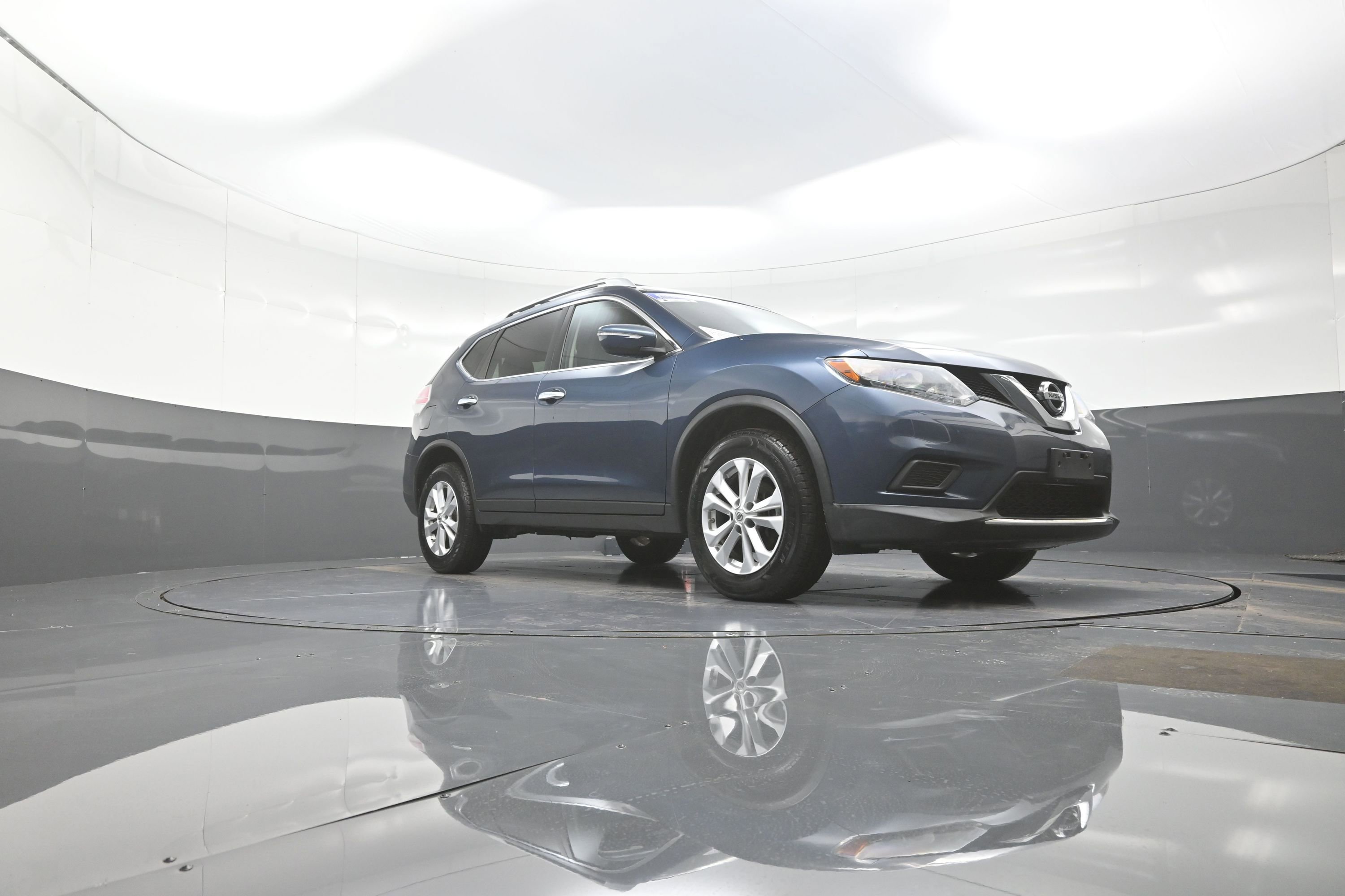 Used 2015 Nissan Rogue SV image 9