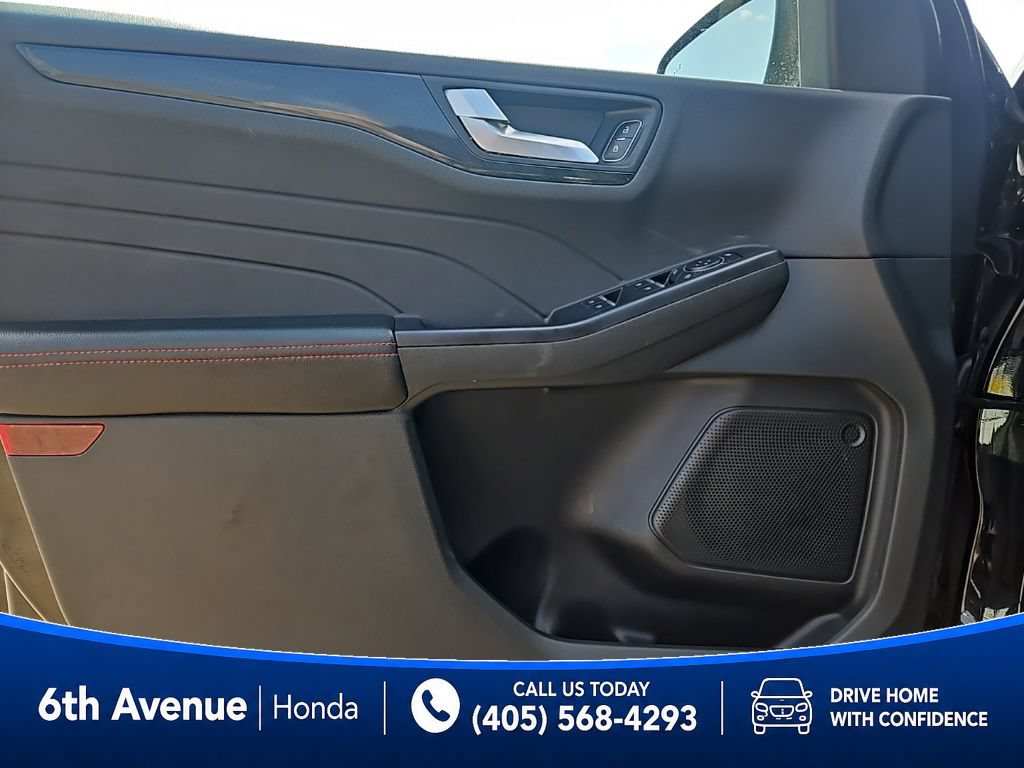 Used 2025 Ford Escape ST-Line AWD/4WD image 12