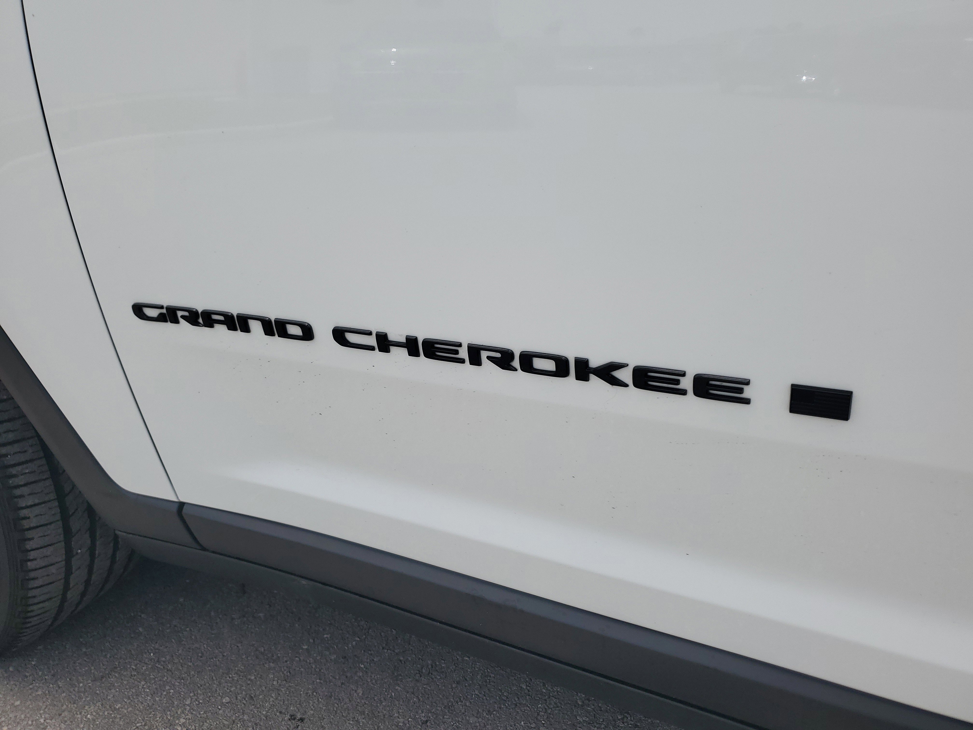 Used 2024 Jeep Grand Cherokee L Altitude image 33