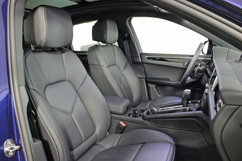 Used 2025 Porsche Macan image 39
