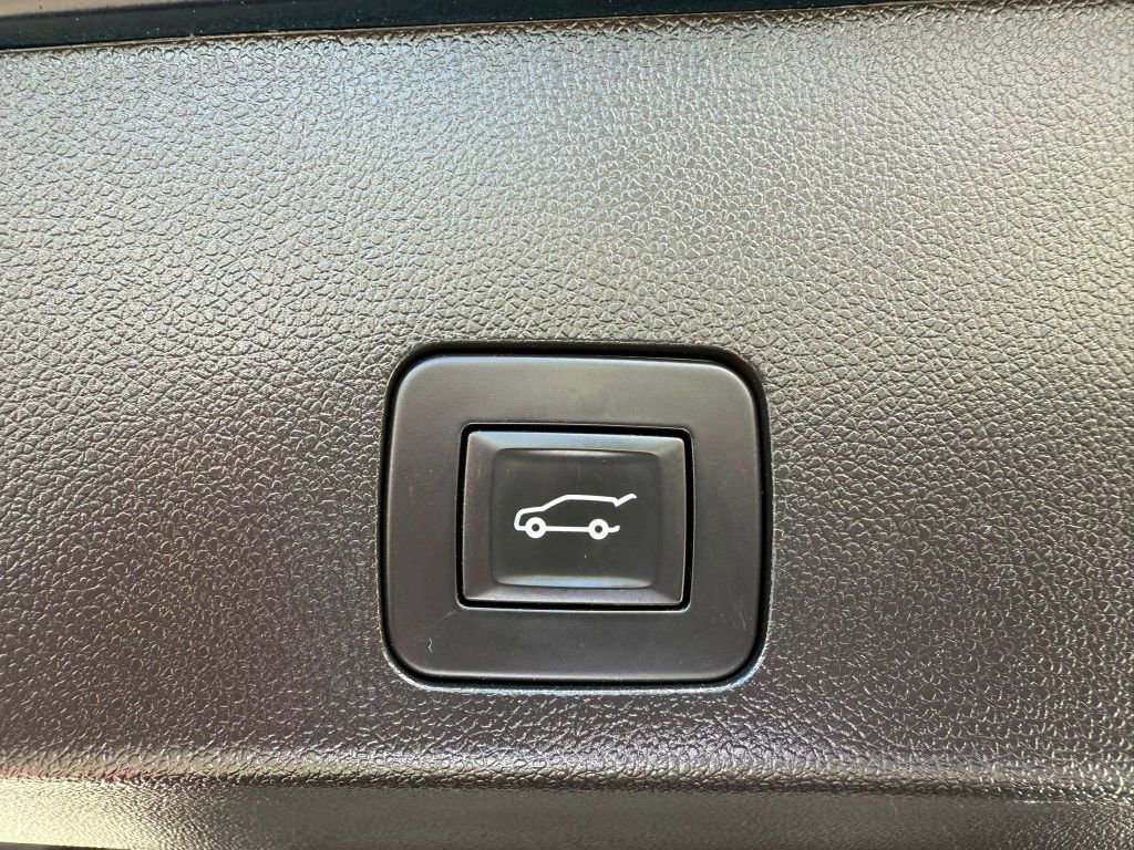 Used 2020 Buick Encore GX Essence w/ Experience Buick Package image 34