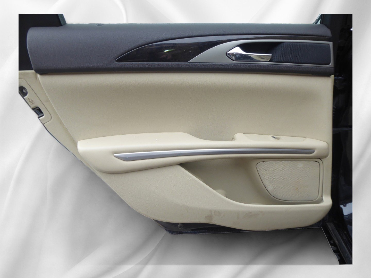 Used 2014 Lincoln MKZ w/ Equipment Group 101A Select image 19