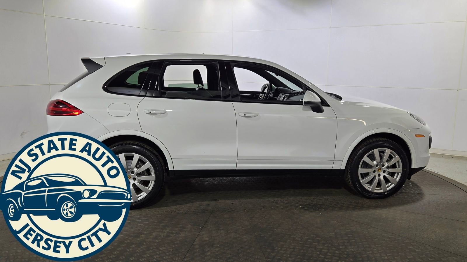 Used 2018 Porsche Cayenne Platinum Edition image 8