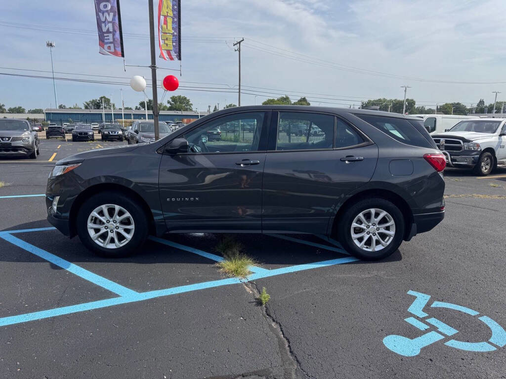 Used 2018 Chevrolet Equinox LS image 29