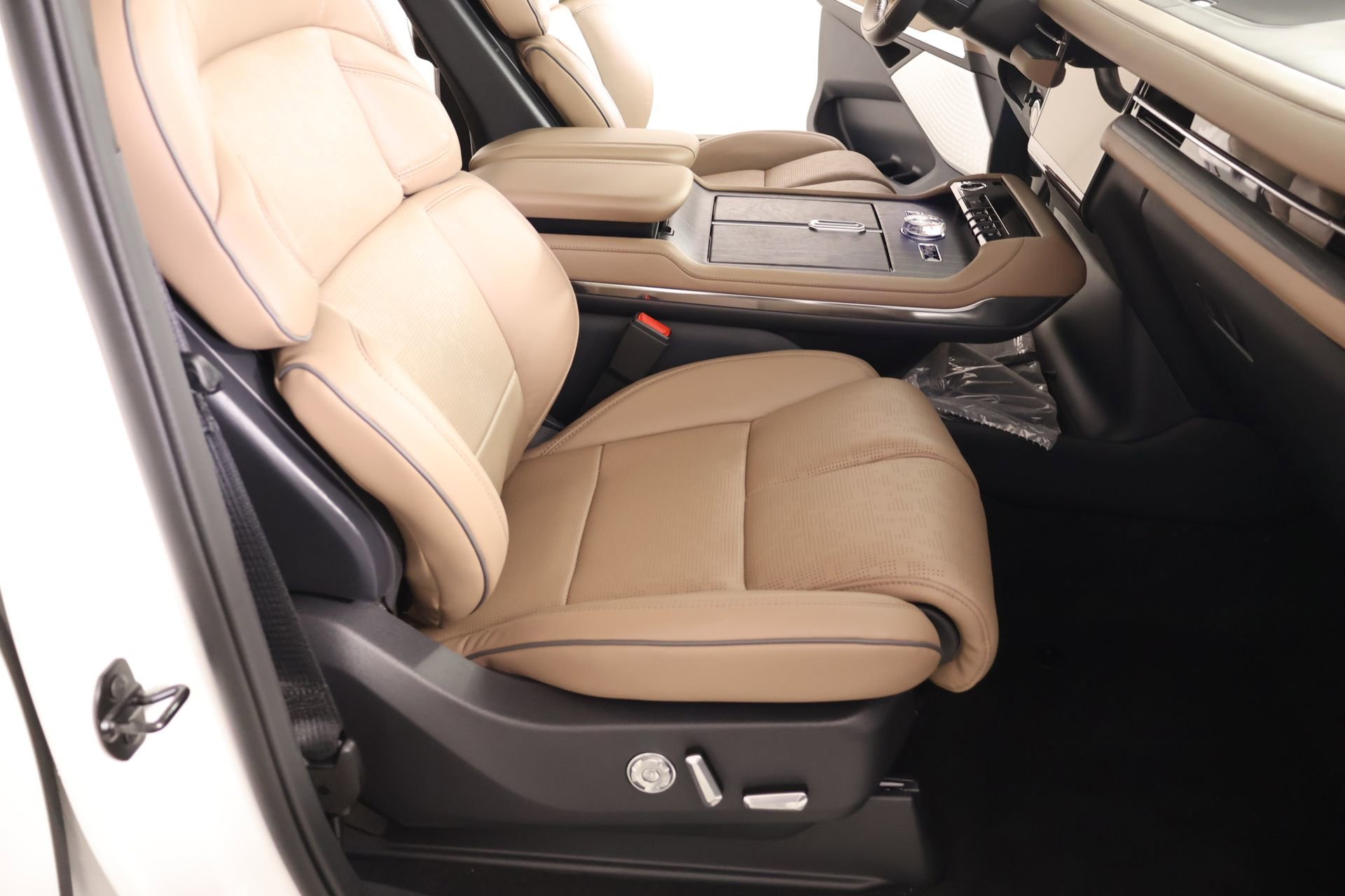 New 2026 Lincoln Navigator Black Label AWD/4WD image 15
