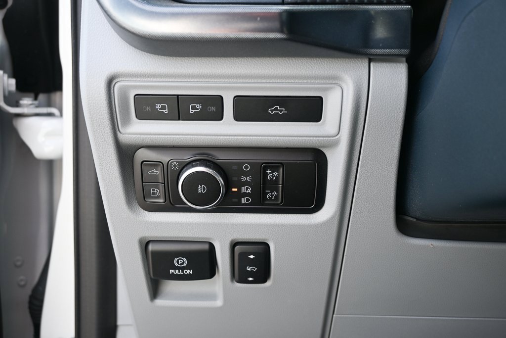 Used 2023 Ford F150 Limited image 9