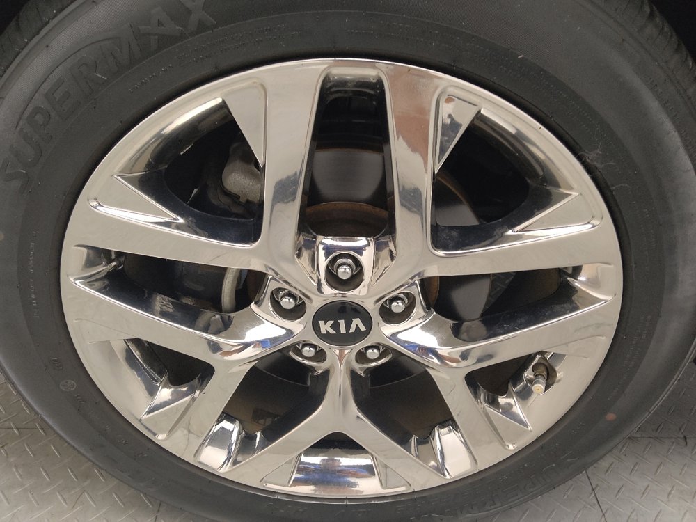 Used 2019 Kia Sorento SX image 31