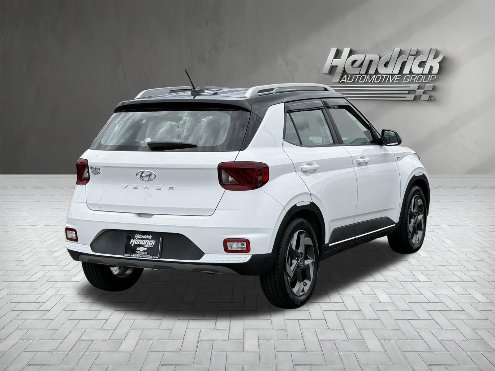 Used 2024 Hyundai Venue Limited FWD image 10