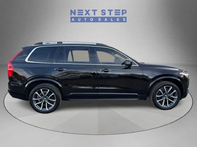 Used 2017 Volvo XC90 T6 Momentum w/ Vision Package AWD/4WD image 9