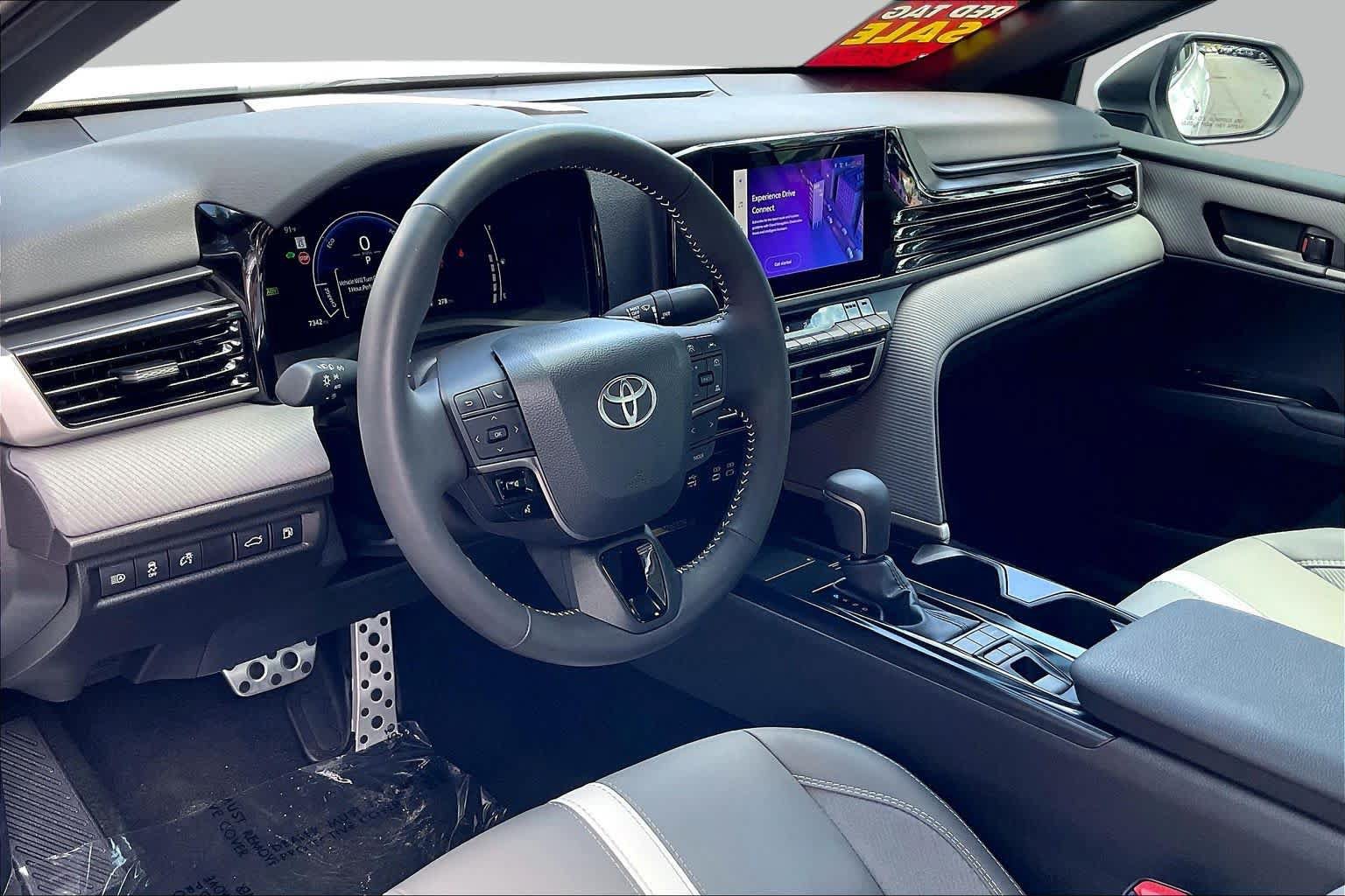 Used 2026 Toyota Camry SE w/ Convenience Package FWD image 14