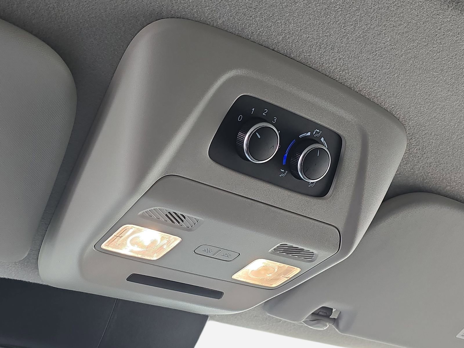 Used 2023 Ford Transit 350 XLT image 30