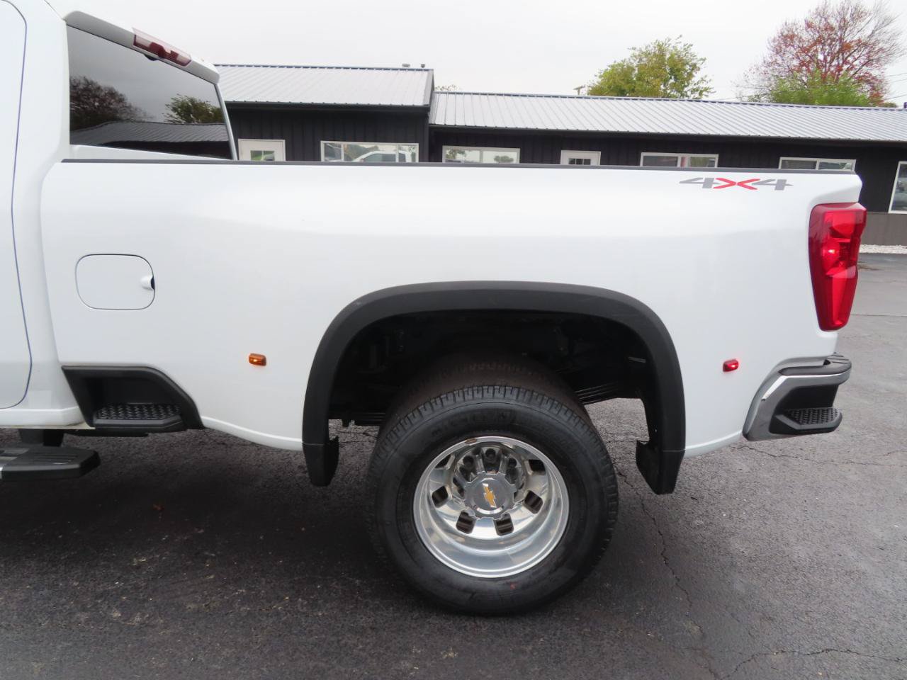 Used 2025 Chevrolet Silverado 3500 LT w/ Safety Package AWD/4WD image 16