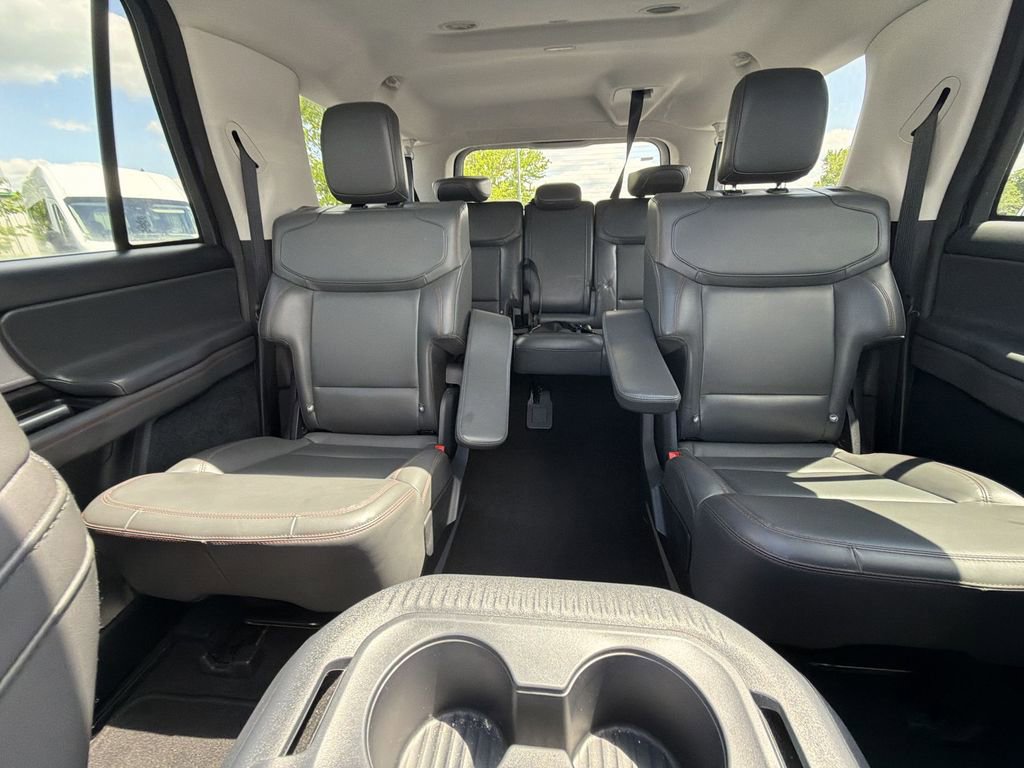 Used 2025 Ford Expedition Max Active AWD/4WD image 13