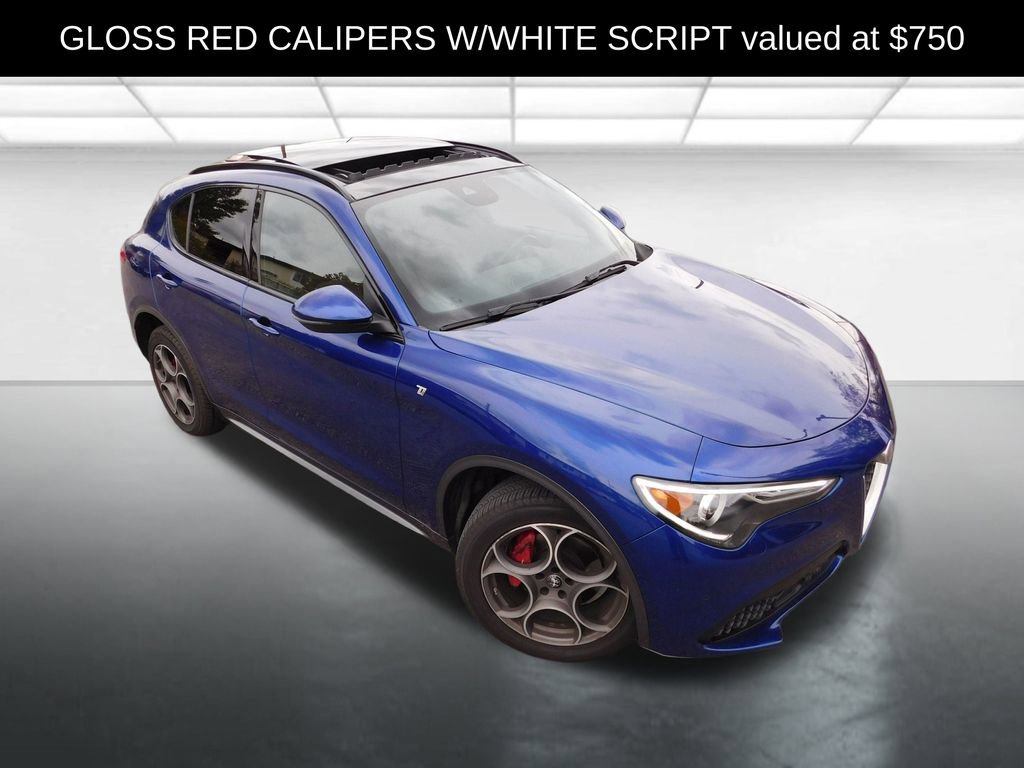 Used 2023 Alfa Romeo Stelvio Ti image 2