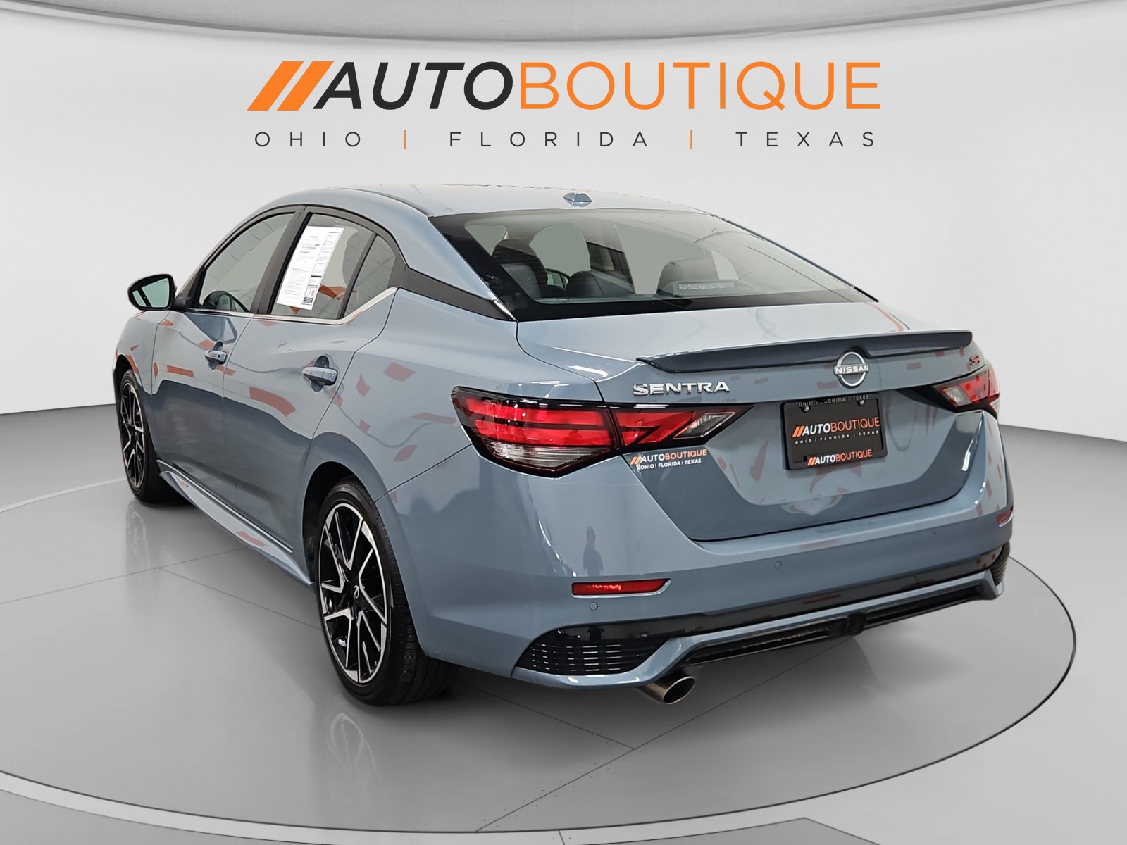 Used 2024 Nissan Sentra SR w/ SR Premium Package FWD image 3