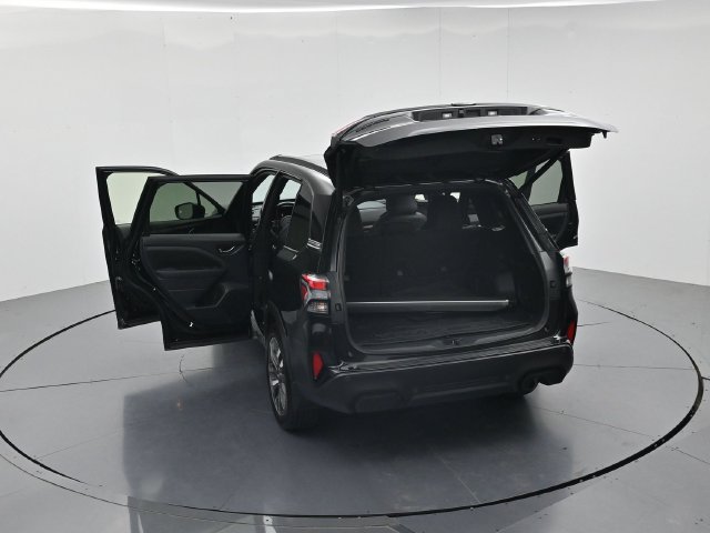 Used 2025 Subaru Forester Touring w/ Popular Package - Touring AWD/4WD image 47