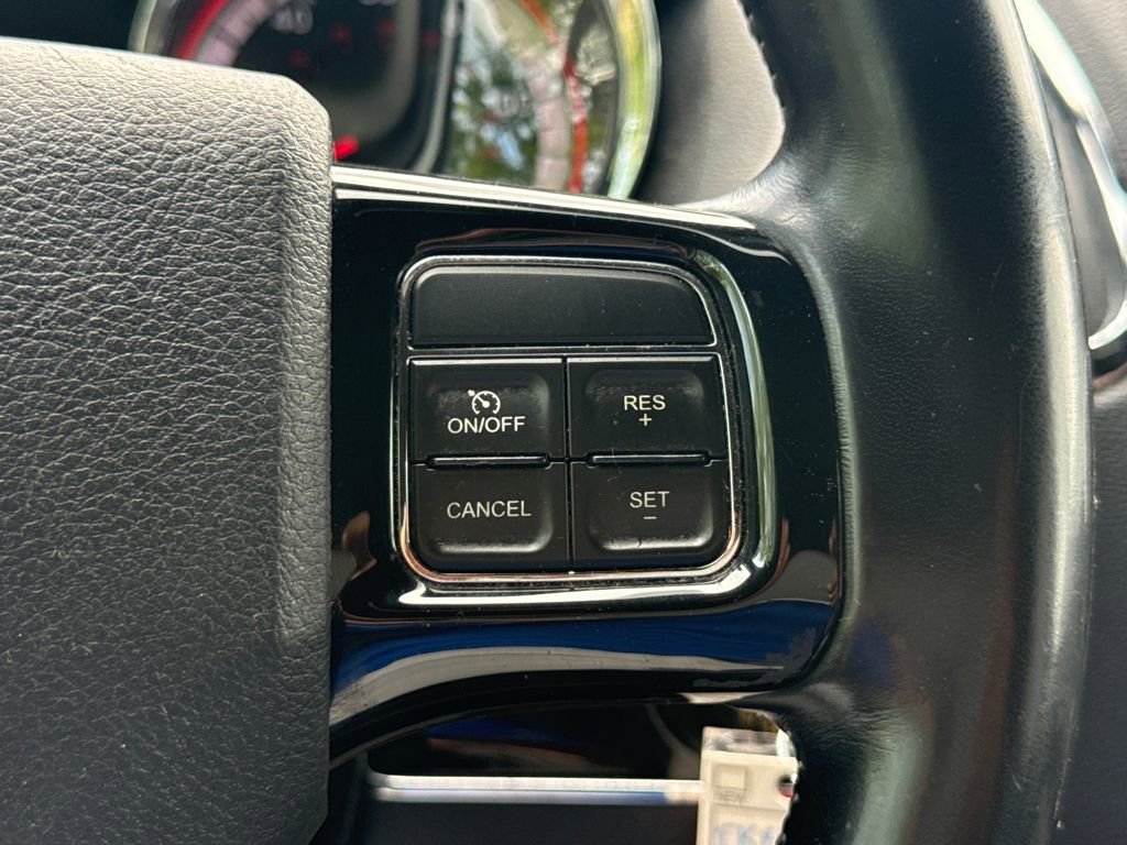 Used 2019 Dodge Grand Caravan SXT image 27