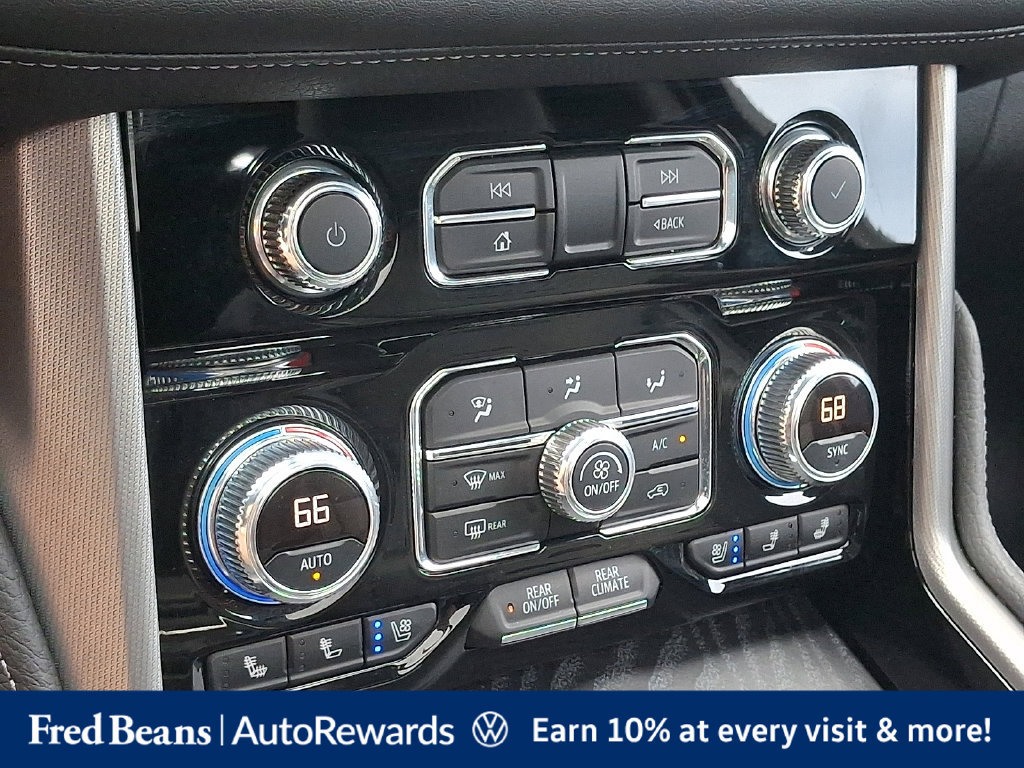 Used 2022 GMC Yukon XL Denali w/ Advanced Technology Package AWD/4WD image 23