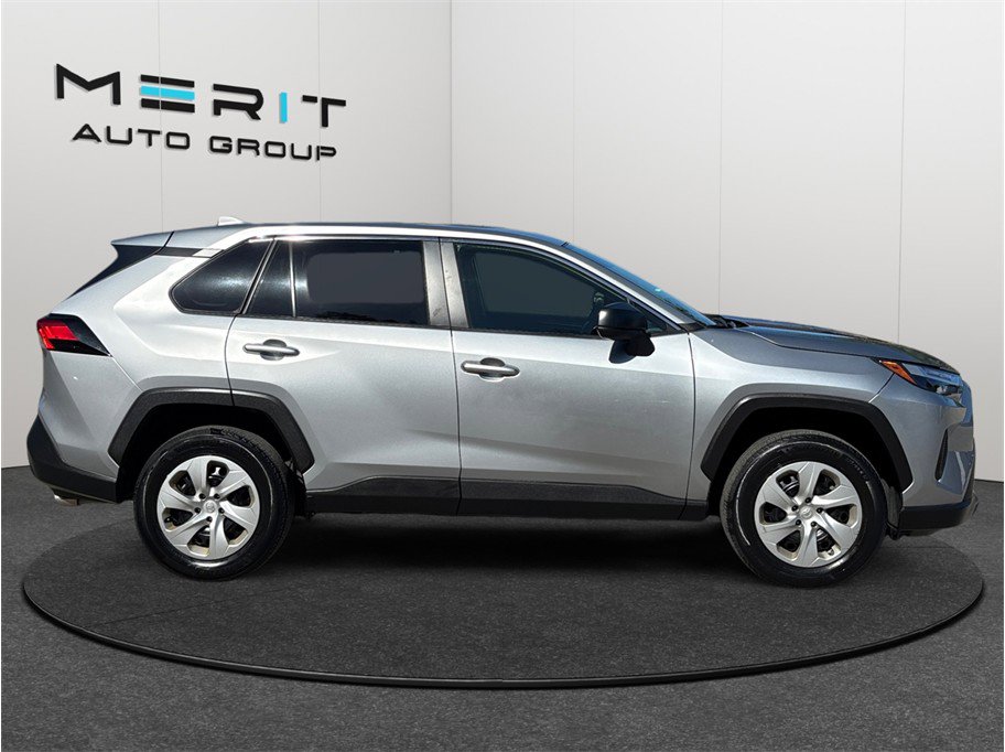 Used 2023 Toyota RAV4 LE image 10