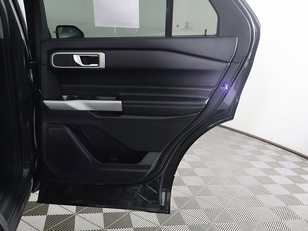 Used 2023 Ford Explorer XLT image 22