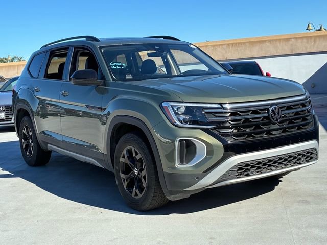 Used 2024 Volkswagen Atlas Peak Edition SE image 1