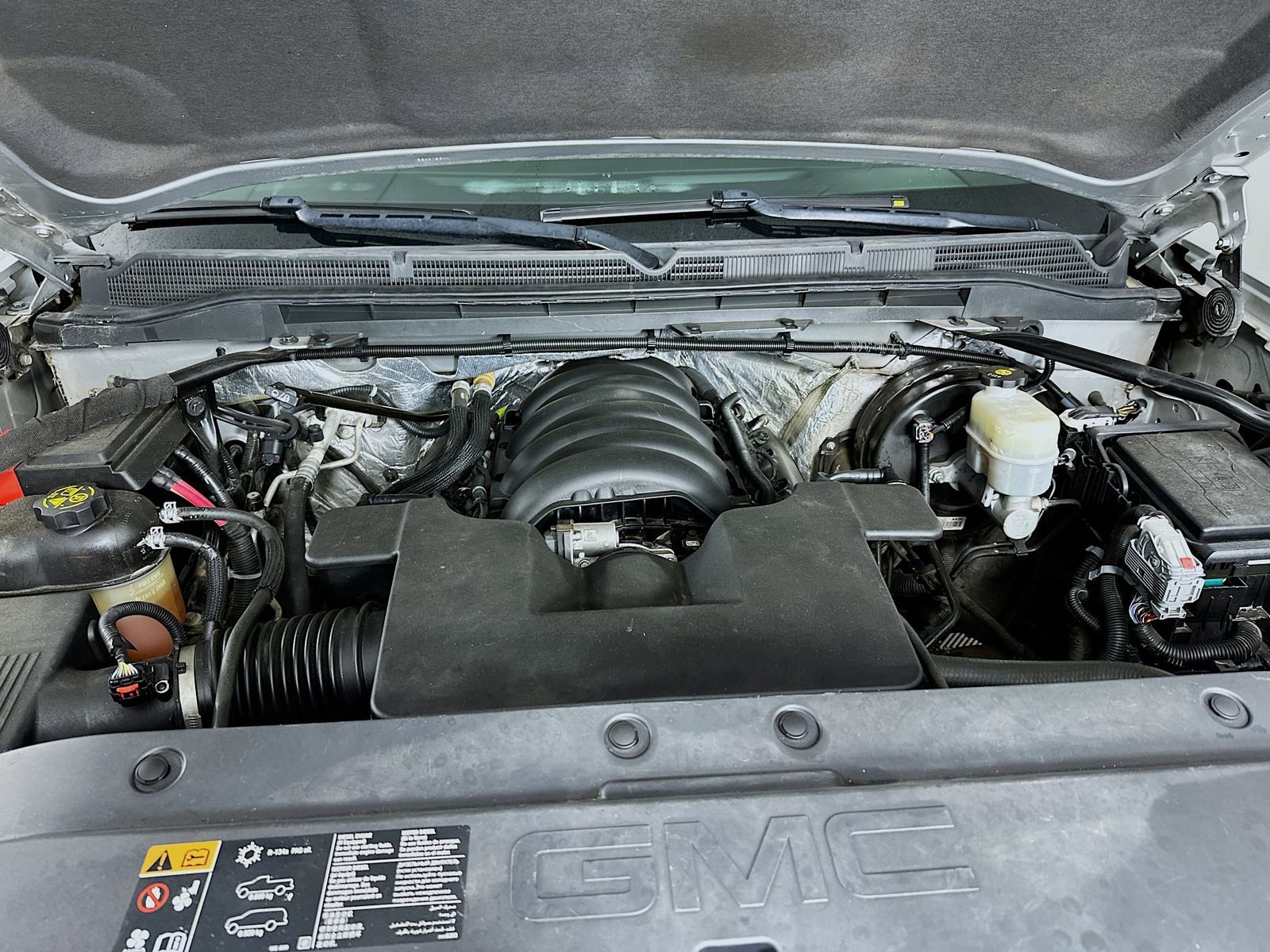 Used 2015 GMC Sierra 1500 SLT w/ SLT Crew Cab Value Package AWD/4WD image 31