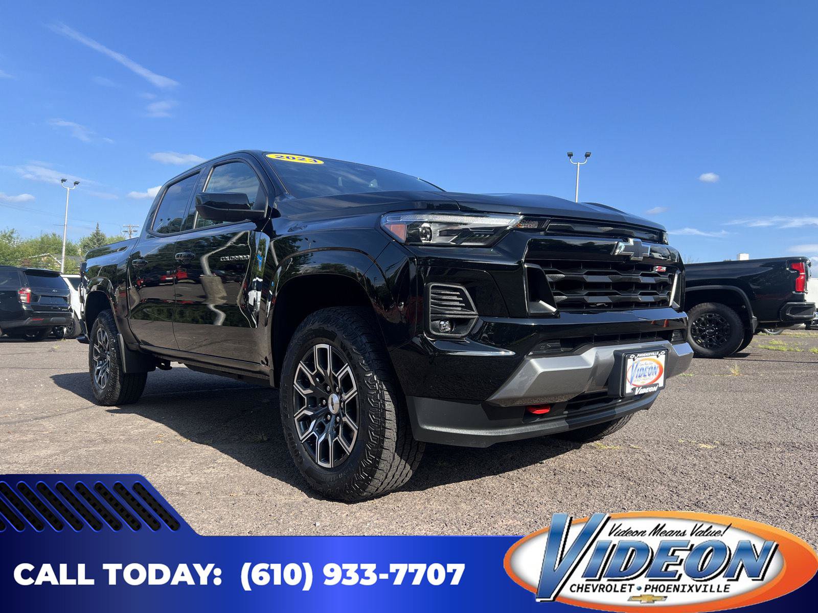Used 2023 Chevrolet Colorado Z71 w/ Z71 Convenience Package 2