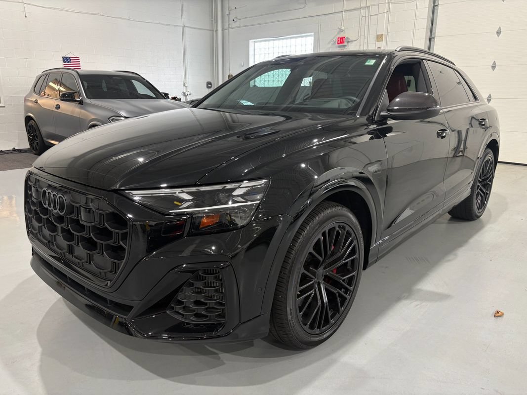 Used 2026 Audi SQ8 Prestige AWD/4WD image 3