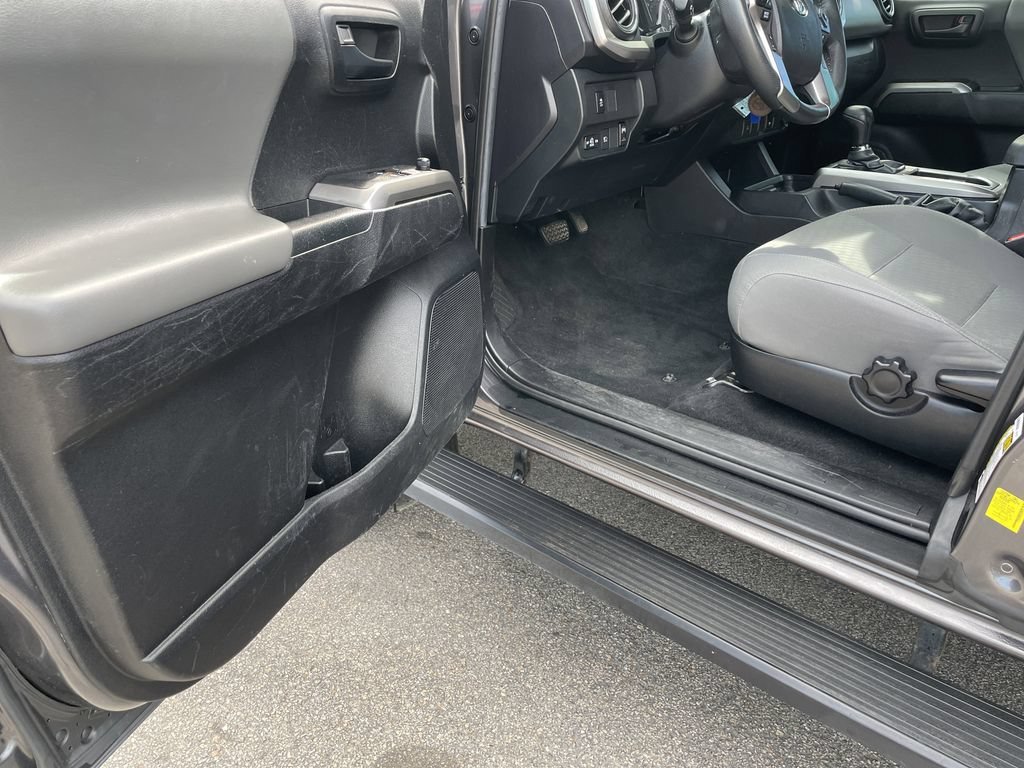 Certified 2022 Toyota Tacoma SR5 w/ SR5 Appearance Package (SM) AWD/4WD image 14