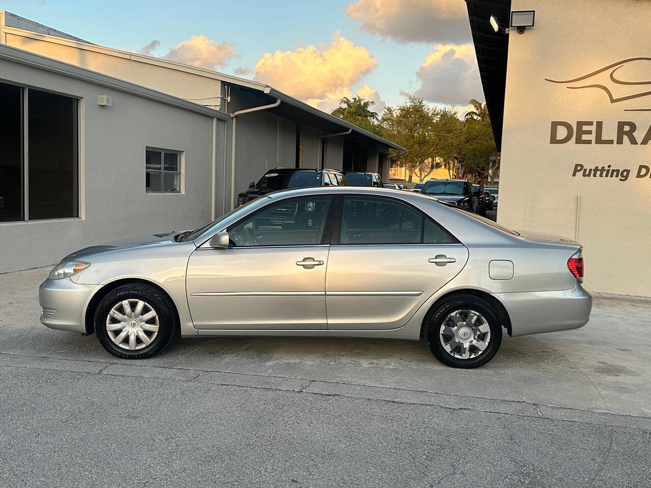 Used 2005 Toyota Camry LE FWD image 8