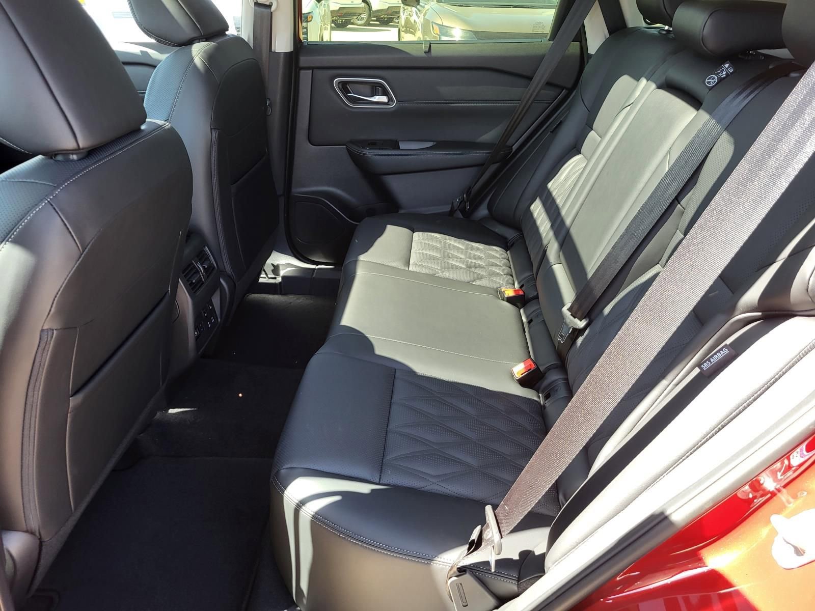 New 2026 Nissan Rogue Platinum image 18