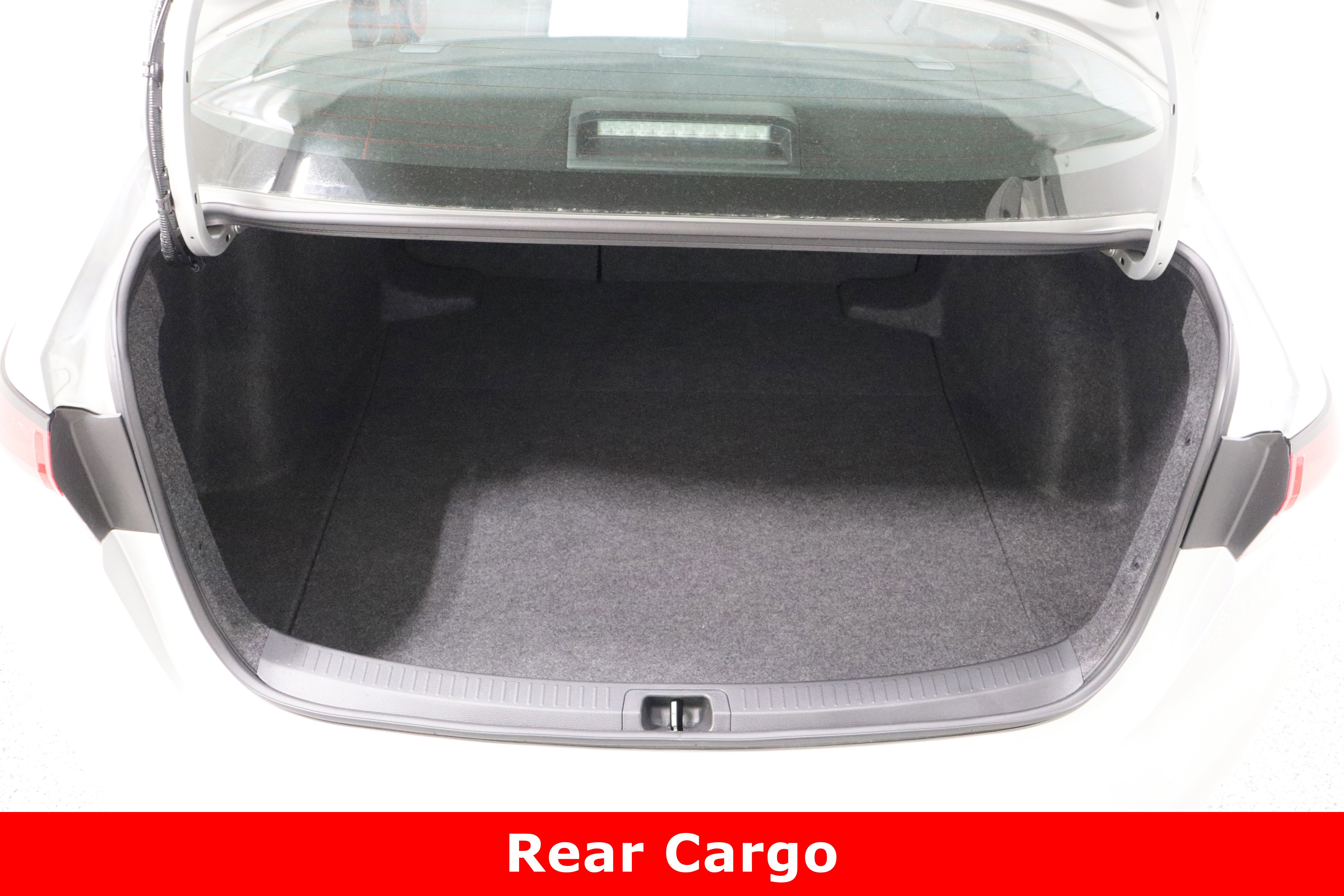 Used 2025 Toyota Corolla LE image 28