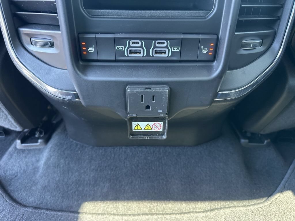 Used 2025 RAM 1500 Laramie AWD/4WD image 23