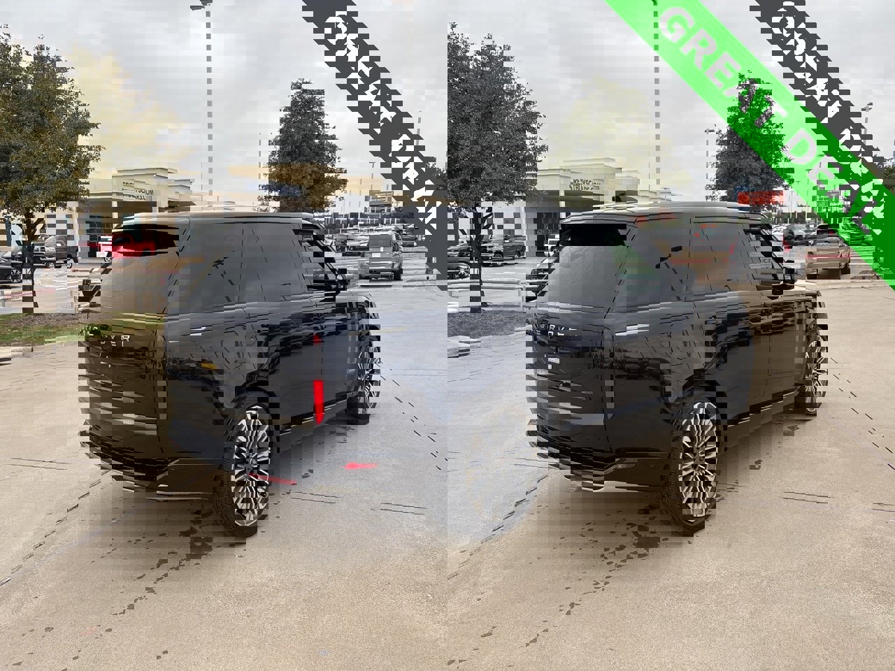 Used 2025 Land Rover Range Rover Long Wheelbase Autobiography image 3