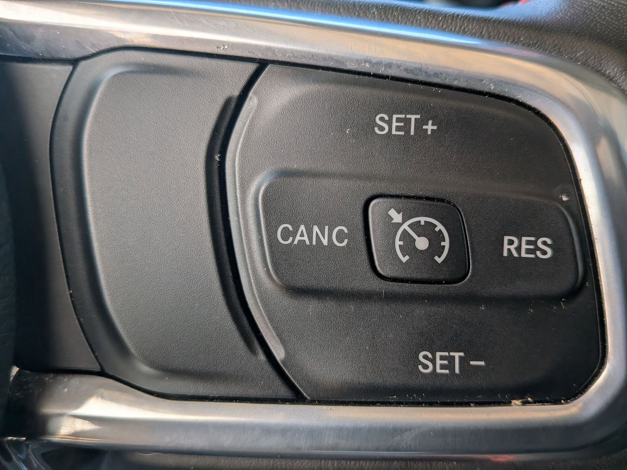 Used 2022 Jeep Gladiator Rubicon w/ Cold Weather Group image 14