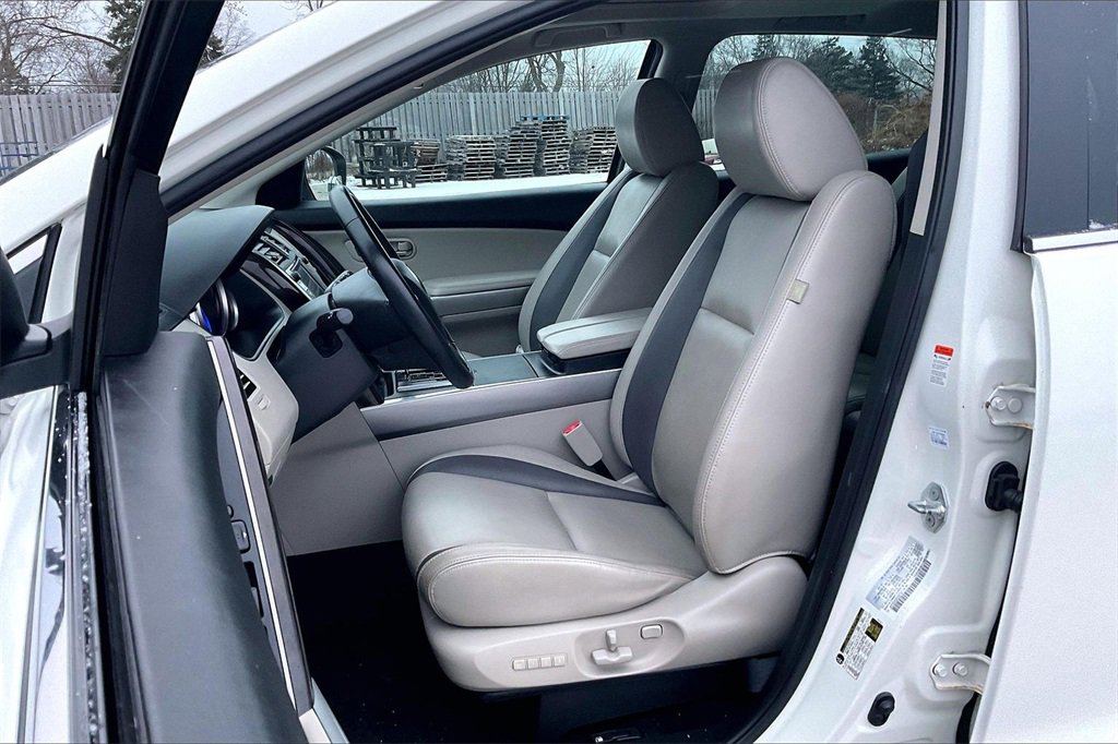 Used 2011 MAZDA CX-9 Grand Touring w/ Moonroof & Bose Audio Pkg image 24