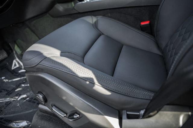 Used 2025 Volvo XC90 B6 Plus image 35
