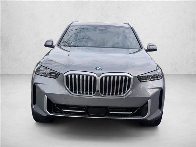 New 2026 BMW X5 xDrive50e image 5