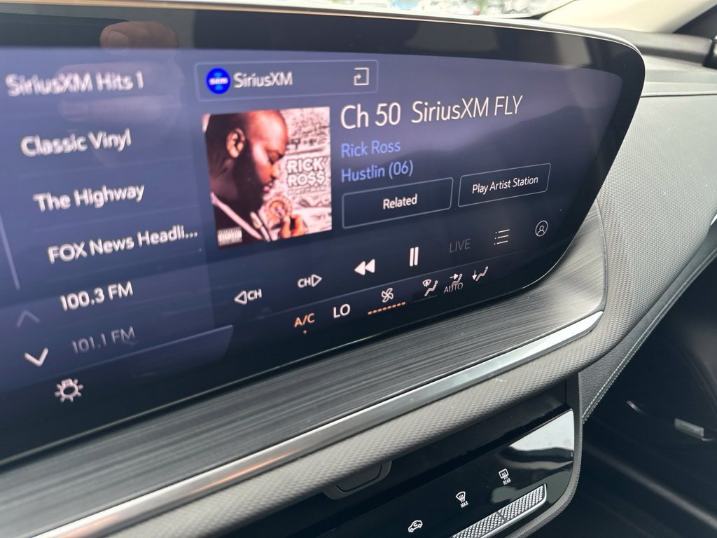 Used 2024 Buick Envision Preferred AWD/4WD image 11