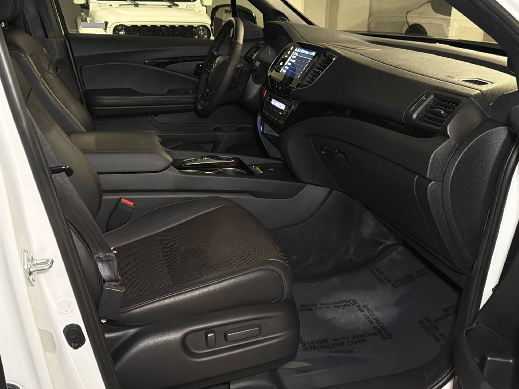 Used 2024 Honda Passport Black Edition image 11