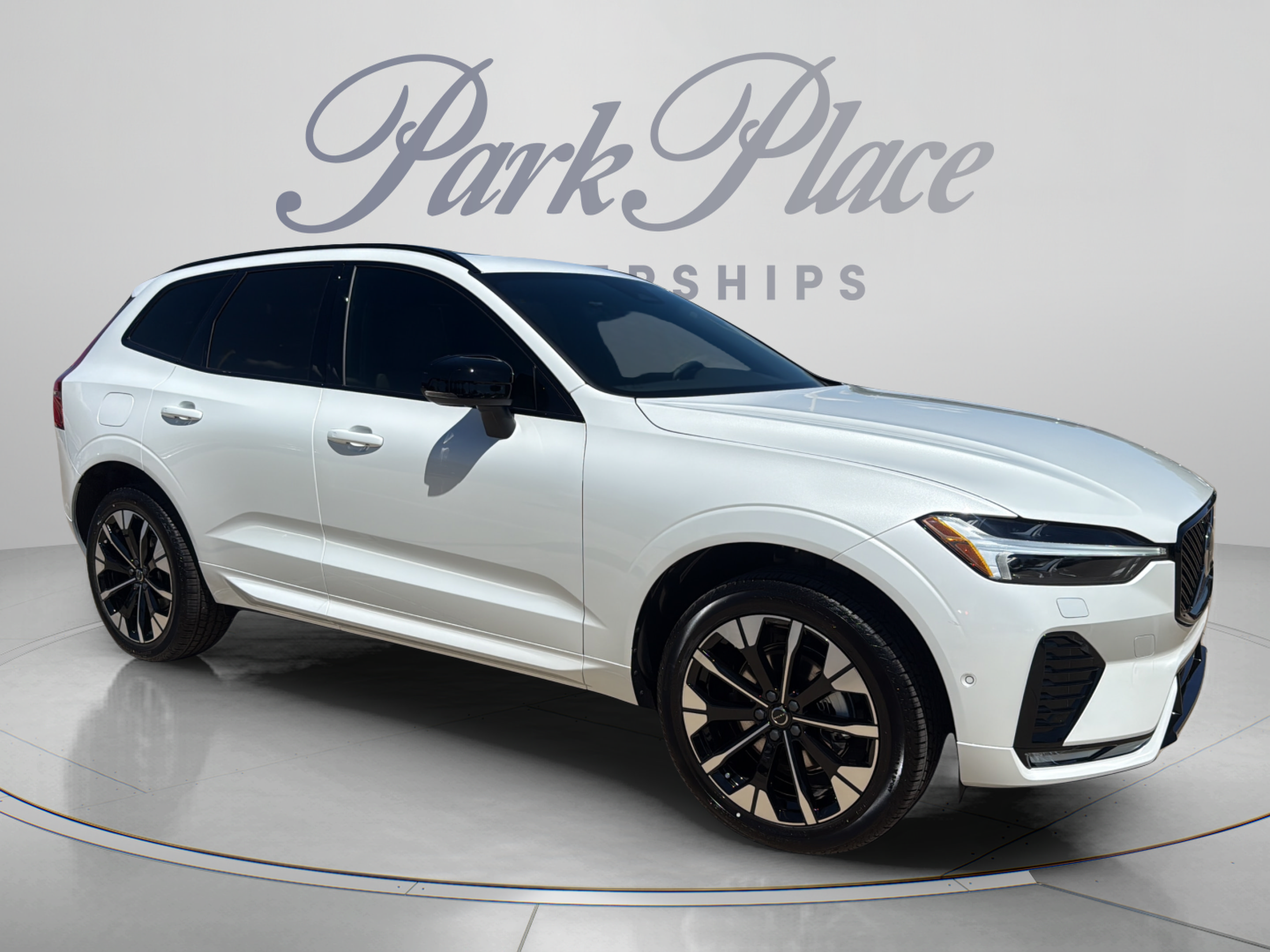 New 2027 Volvo XC60 B5 Plus AWD/4WD image 9
