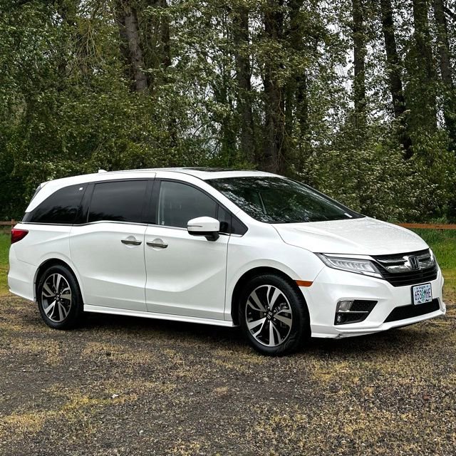 Used 2020 Honda Odyssey Elite image 3