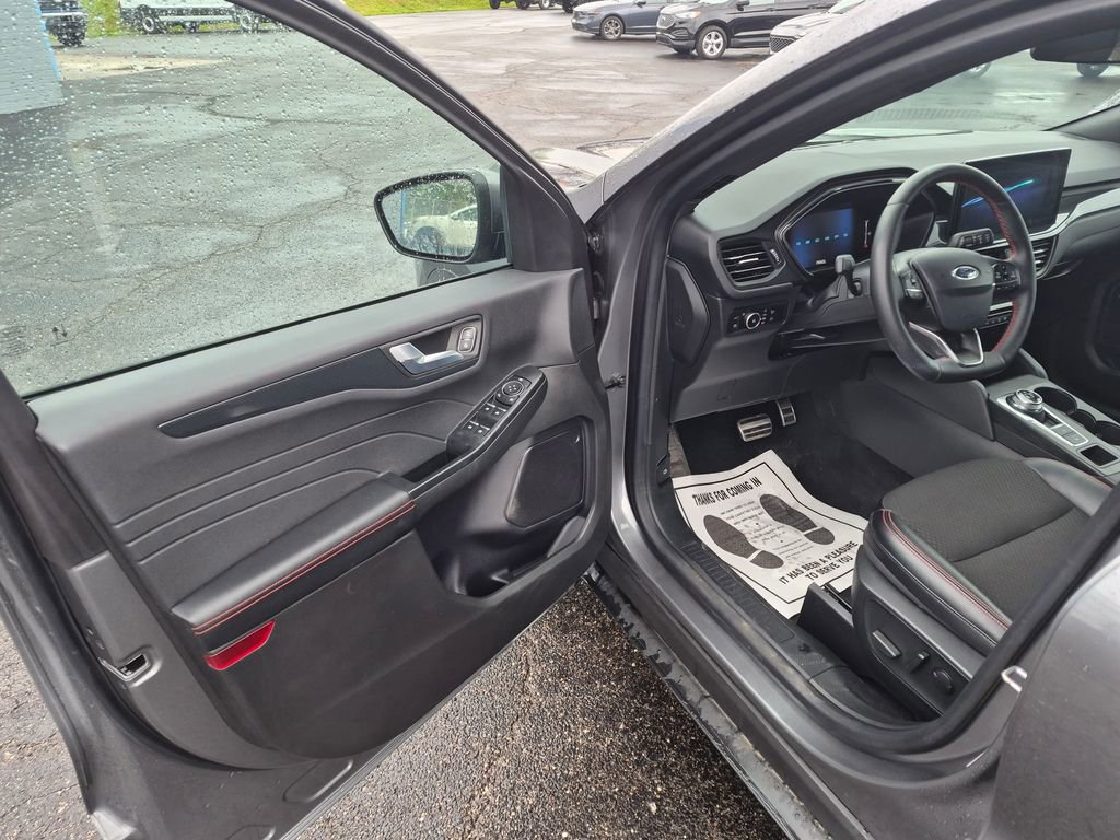 Used 2024 Ford Escape ST-Line Select w/ Tech Pack #1 AWD/4WD image 10