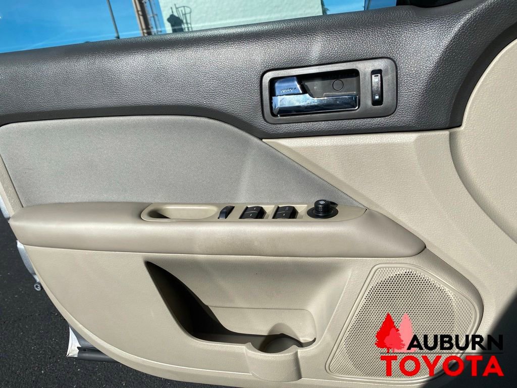 Used 2012 Ford Fusion S FWD image 21