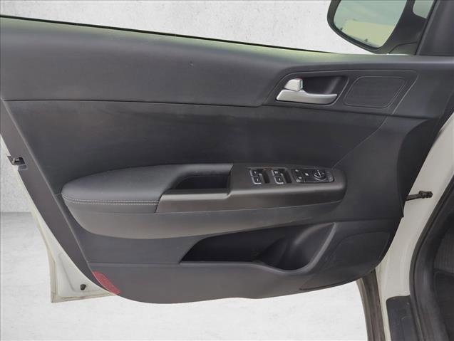 Used 2017 Kia Sportage LX w/ LX Popular Package AWD/4WD image 9