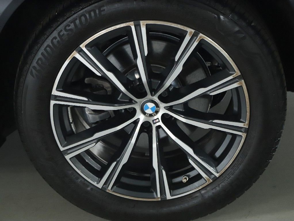 Used 2024 BMW X5 xDrive40i w/ M Sport Package AWD/4WD image 39