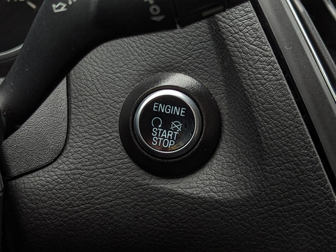 Used 2016 Ford Focus Titanium w/ Titanium Technology Package image 23