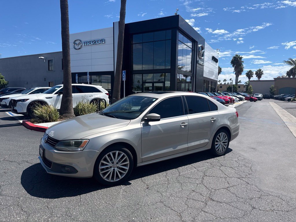 Used 2013 Volkswagen Jetta SEL FWD image 1