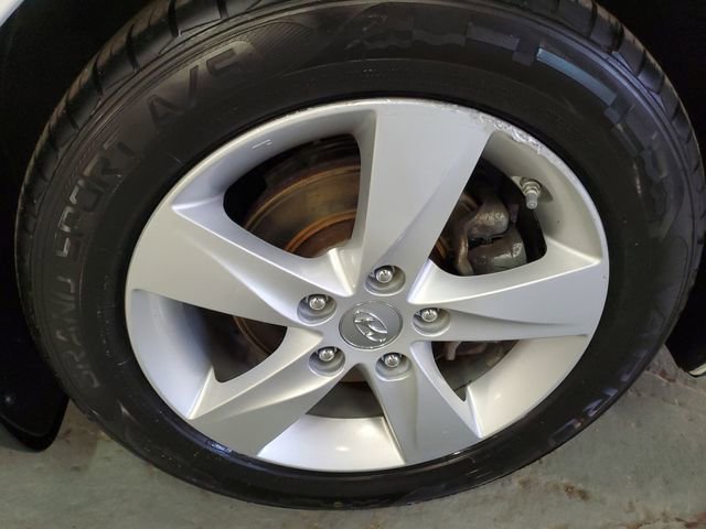 Used 2013 Hyundai Elantra GLS w/ Preferred Pkg FWD image 28