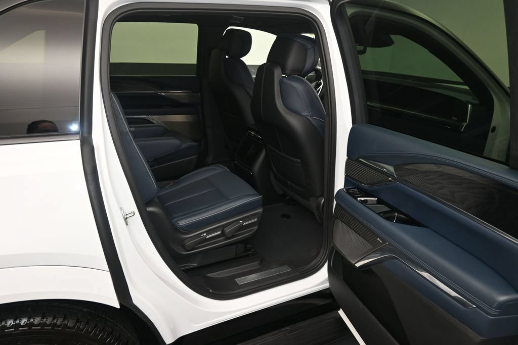 Used 2025 Cadillac Escalade IQ Sport 2 AWD/4WD image 11
